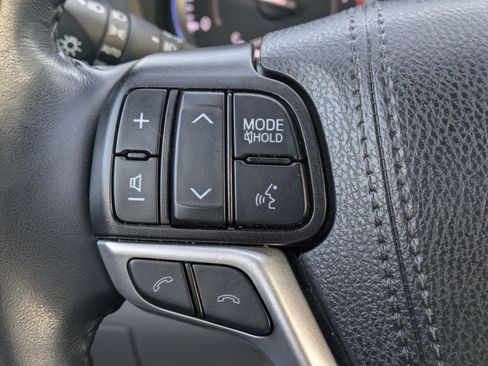 Used 2019 Toyota Highlander XLE image 15