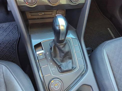 Used 2019 Volkswagen Tiguan S image 23