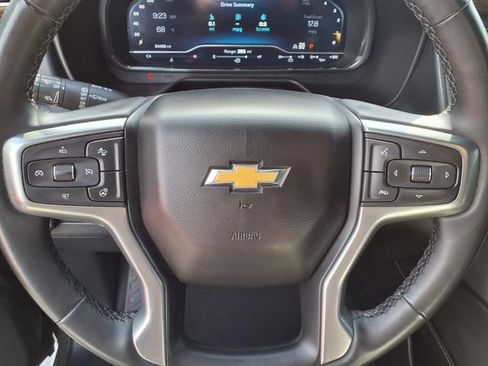 Used 2024 Chevrolet Suburban Premier w/ Premium Package 2 AWD/4WD image 9