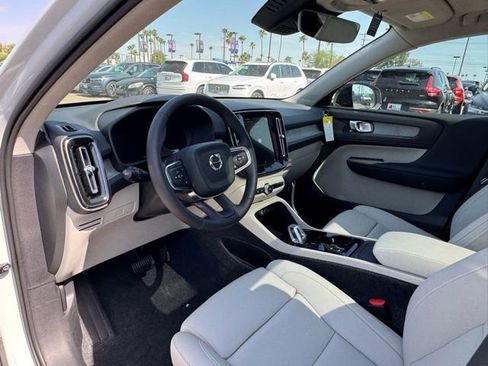 New 2025 Volvo XC40 B5 Plus w/ Protection Package Premier AWD/4WD image 13