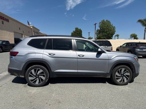 Used 2024 Volkswagen Atlas SE AWD/4WD image 9