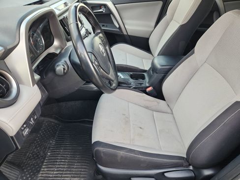 Used 2018 Toyota RAV4 XLE image 17