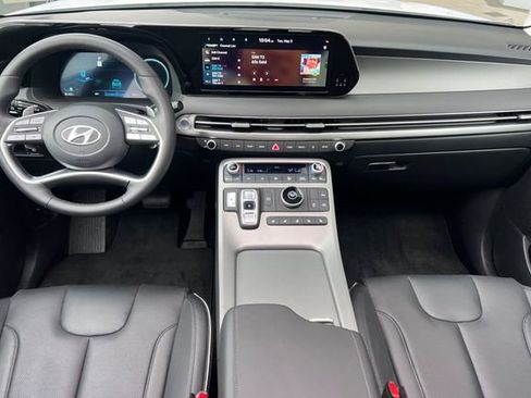 Used 2025 Hyundai Palisade SEL FWD image 16