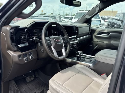 Used 2025 GMC Sierra 1500 SLT w/ SLT Premium Plus Package AWD/4WD image 5