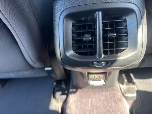 Used 2017 Jeep Cherokee Latitude FWD image 20
