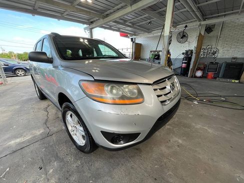 Used 2011 Hyundai Santa Fe GLS FWD image 3