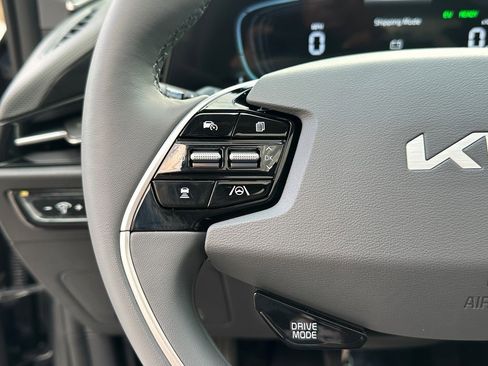 New 2025 Kia Niro SX image 26