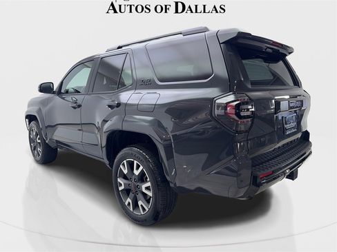Used 2025 Toyota 4Runner TRD Sport image 9