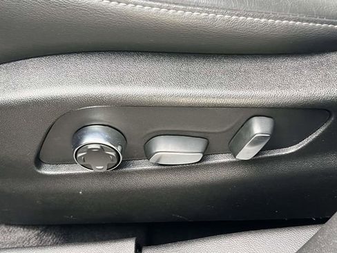 Used 2024 Cadillac XT4 Premium Luxury image 29