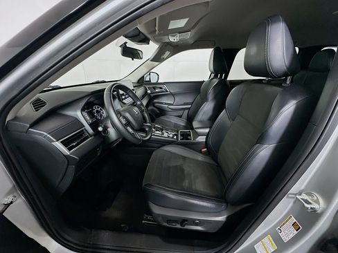 Used 2024 Mitsubishi Outlander SE image 13