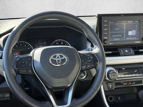 Used 2021 Toyota RAV4 XLE Premium image 12