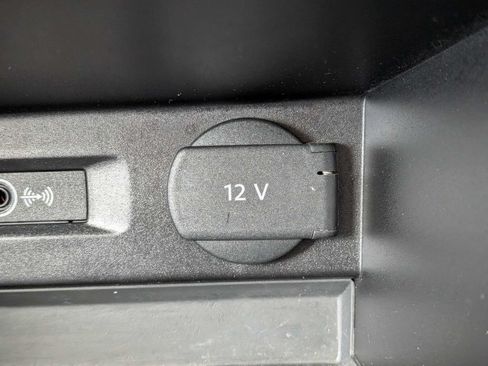 Used 2018 Volkswagen Tiguan SEL FWD image 33