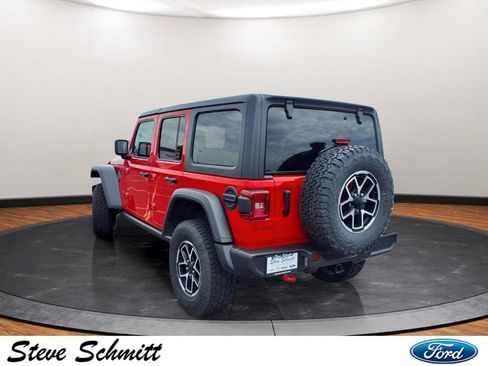 Used 2024 Jeep Wrangler Unlimited Rubicon AWD/4WD image 3