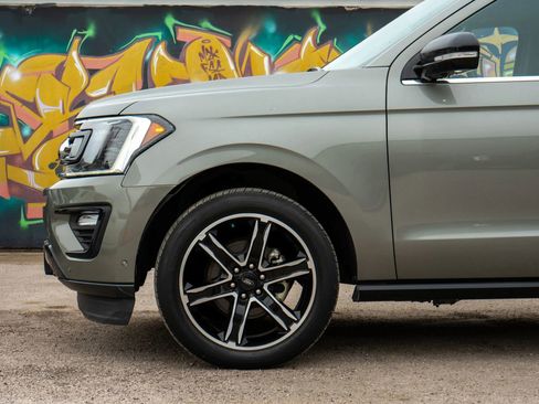 Used 2019 Ford Expedition Max Limited w/ Equipment Group 303A AWD/4WD image 7