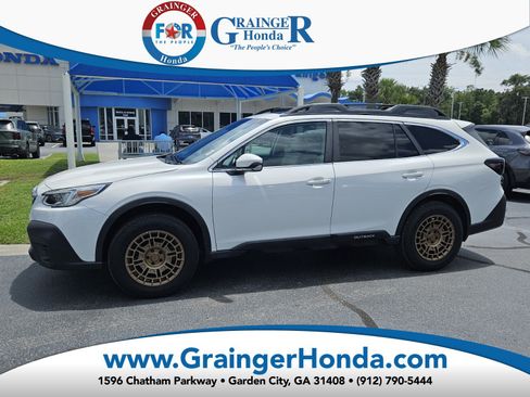 Used 2020 Subaru Outback Limited w/ Popular Package #2 AWD/4WD image 1