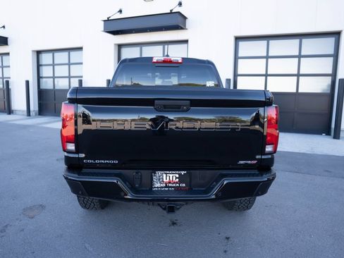 Used 2024 Chevrolet Colorado ZR2 w/ Technology Package AWD/4WD image 8