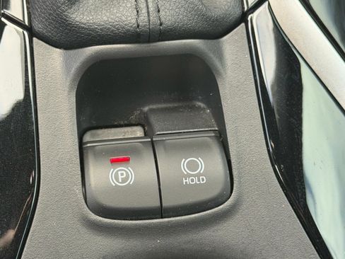 Used 2025 Toyota Corolla Cross AWD Hybrid w/ Convenience Package image 31