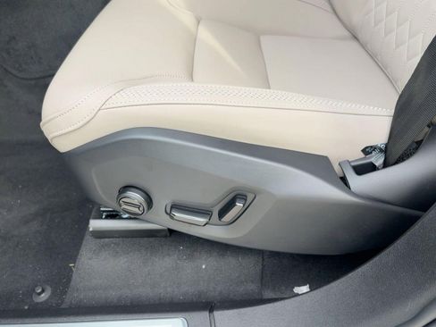New 2026 Volvo XC90 T8 Plus w/ Protection Package Premier AWD/4WD image 14