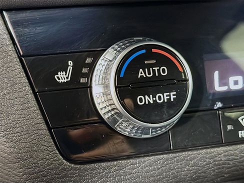 Used 2025 Mitsubishi Outlander ES AWD/4WD image 19