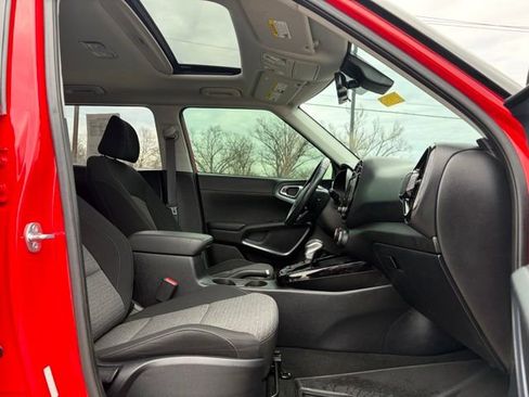 Used 2023 Kia Soul EX image 16