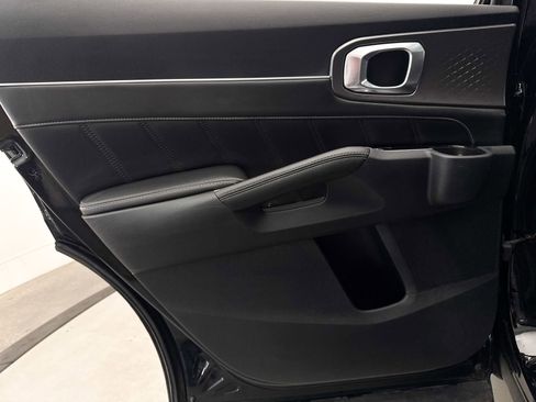 Certified 2023 Kia Sorento SX image 33