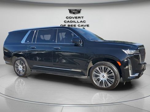Used 2022 Cadillac Escalade ESV Premium Luxury image 12
