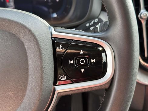 Used 2025 Volvo XC60 B5 Plus image 14