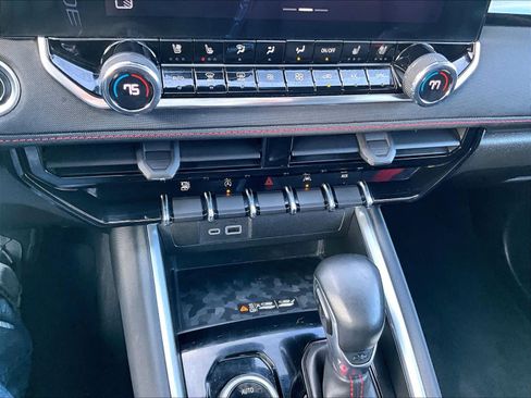 Used 2023 Chevrolet Colorado Z71 w/ Z71 Convenience Package 2 image 27