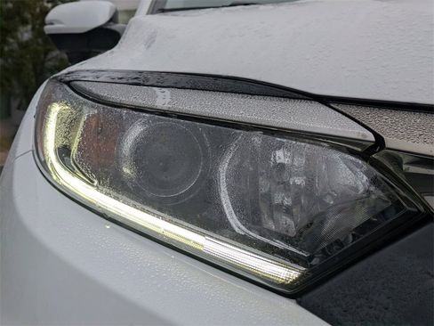 Used 2022 Honda HR-V EX image 11