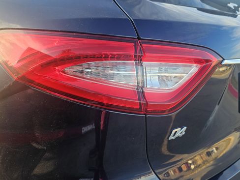 Used 2019 Maserati Levante GranLusso image 10