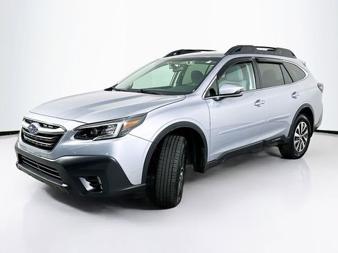 Used 2021 Subaru Outback Premium AWD/4WD image 2
