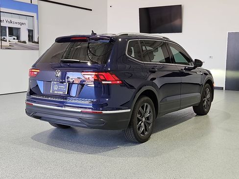 Certified 2023 Volkswagen Tiguan SE FWD image 8