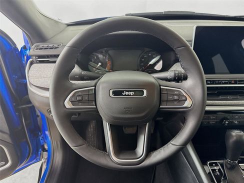 Used 2023 Jeep Compass Latitude w/ Sun and Sound Group image 19