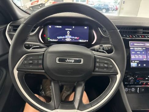 Used 2023 Jeep Grand Cherokee L Laredo AWD/4WD image 38