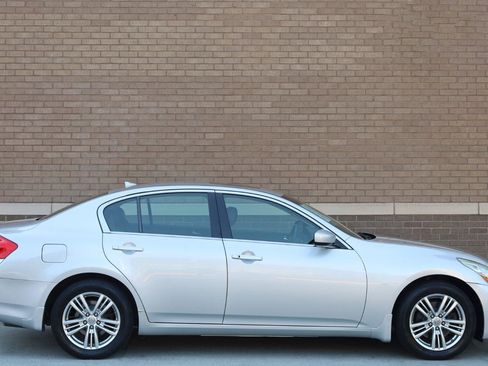 Used 2010 INFINITI G37 x Sedan w/ Premium Pkg AWD/4WD image 3
