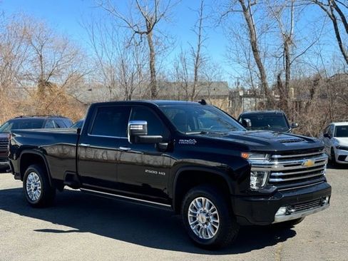Used 2022 Chevrolet Silverado 2500 High Country w/ Z71 Off-Road Package image 3