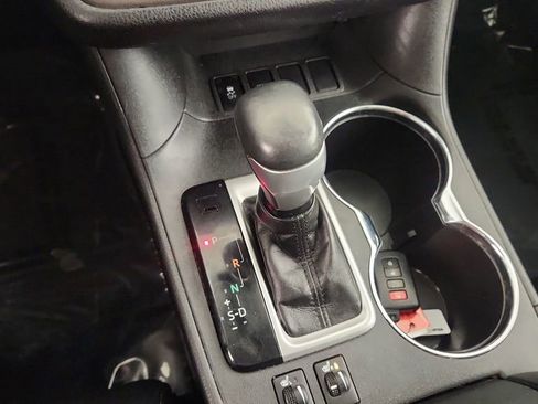 Used 2018 Toyota Highlander XLE image 24