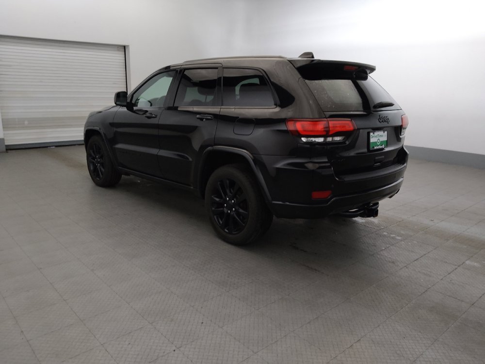 Used 2018 Jeep Grand Cherokee Altitude AWD/4WD image 3