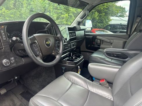 Used 2025 Chevrolet Express 2500 w/ Driver Convenience Package RWD image 3
