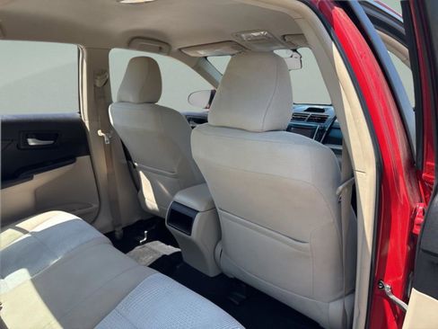 Used 2012 Toyota Camry LE image 34