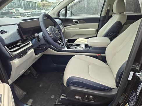 Certified 2025 Kia Carnival SX Prestige FWD image 34