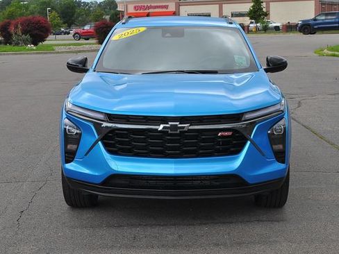 Used 2025 Chevrolet Trax RS w/ Driver Confidence Package FWD image 8
