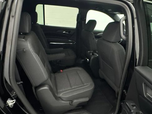 Used 2025 Chevrolet Traverse LT AWD/4WD image 49
