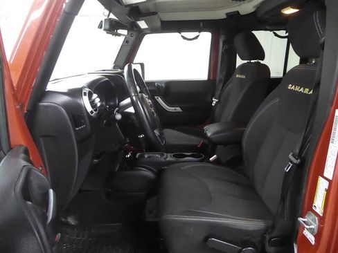 Used 2014 Jeep Wrangler Unlimited Sahara AWD/4WD image 18