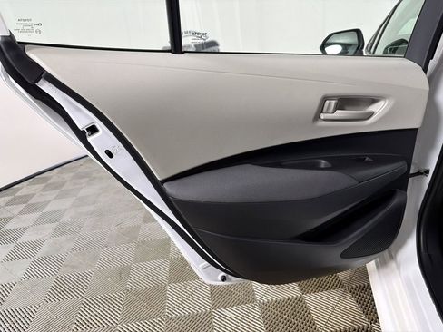 Used 2025 Toyota Corolla LE image 21