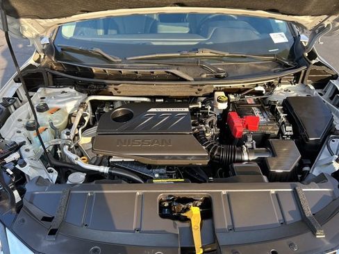 Used 2023 Nissan Rogue SV image 13