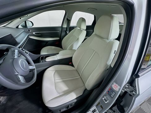 Used 2025 Hyundai Sonata SEL FWD image 13