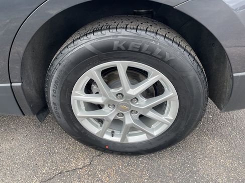 Used 2023 Chevrolet Equinox LT w/ Driver Convenience Package image 4