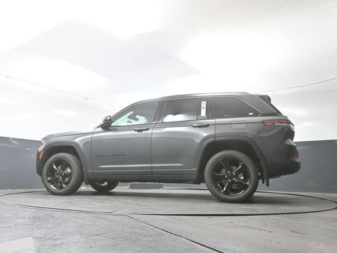 New 2026 Jeep Grand Cherokee Limited w/ Limited Altitude Package AWD/4WD image 42