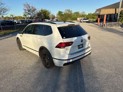 Used 2024 Volkswagen Tiguan SE R-Line image 6